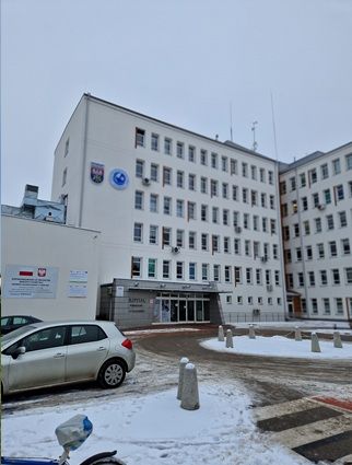 Budynek szpitala przeglądy kominiarskie i budowlane